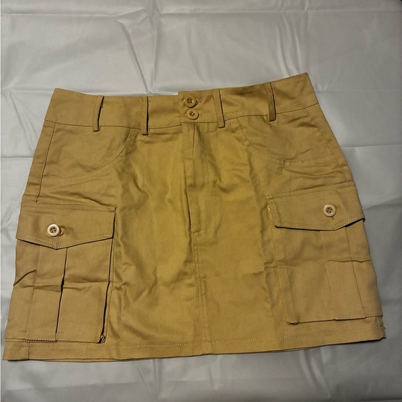 2/$35 NEW Cargo Mini Skirt Khaki Size L Utilitycore Gorpcore Cosplay Streetwear - Picture 1 of 7